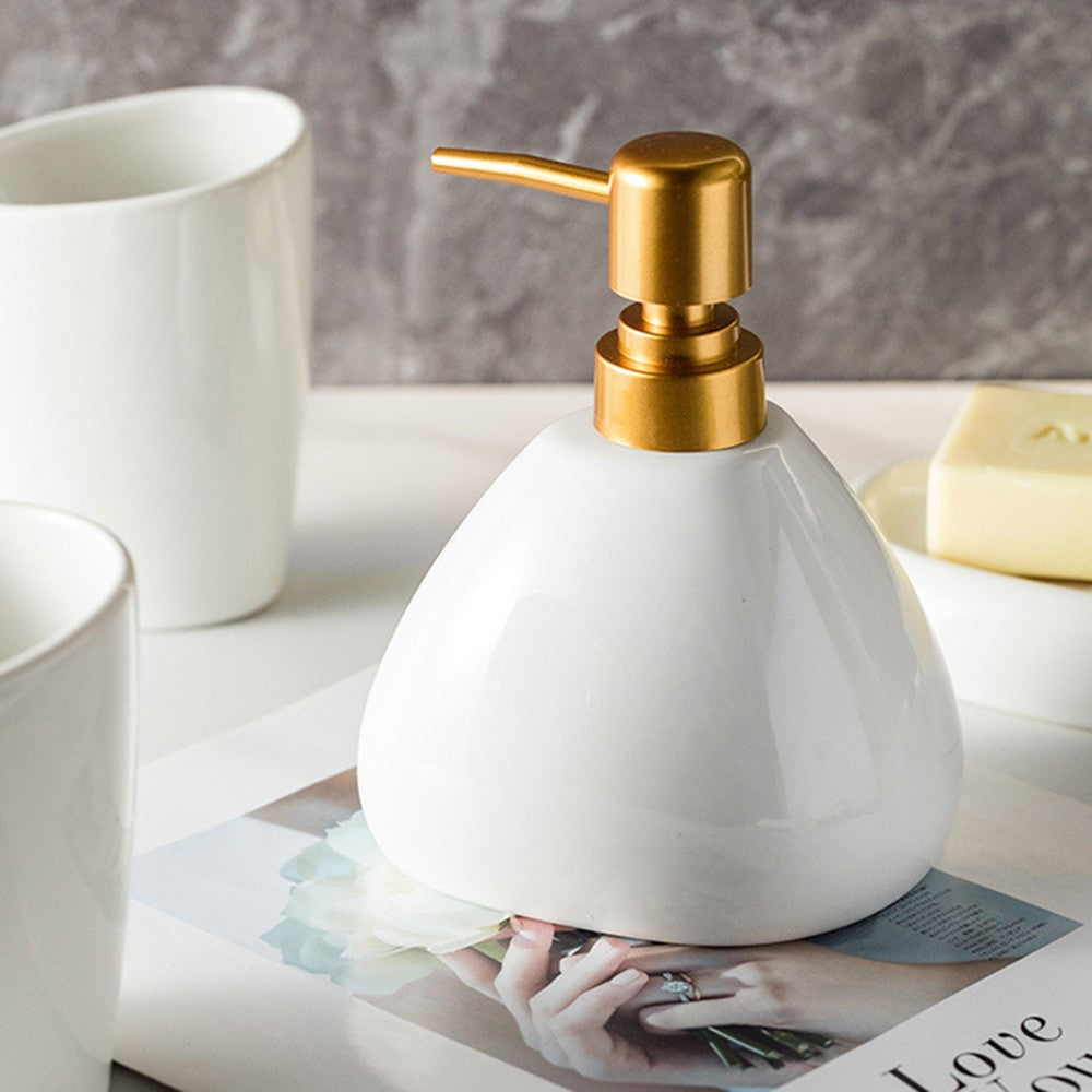 Keramikset – tvålpump, mugg och tvålfat i minimalistisk design