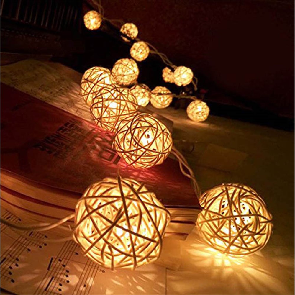 Ljusslinga – 20 LED rottingkulor 2,5m batteridriven