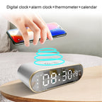 Väckarklocka med trådlös laddare – kalender, termometer och snooze