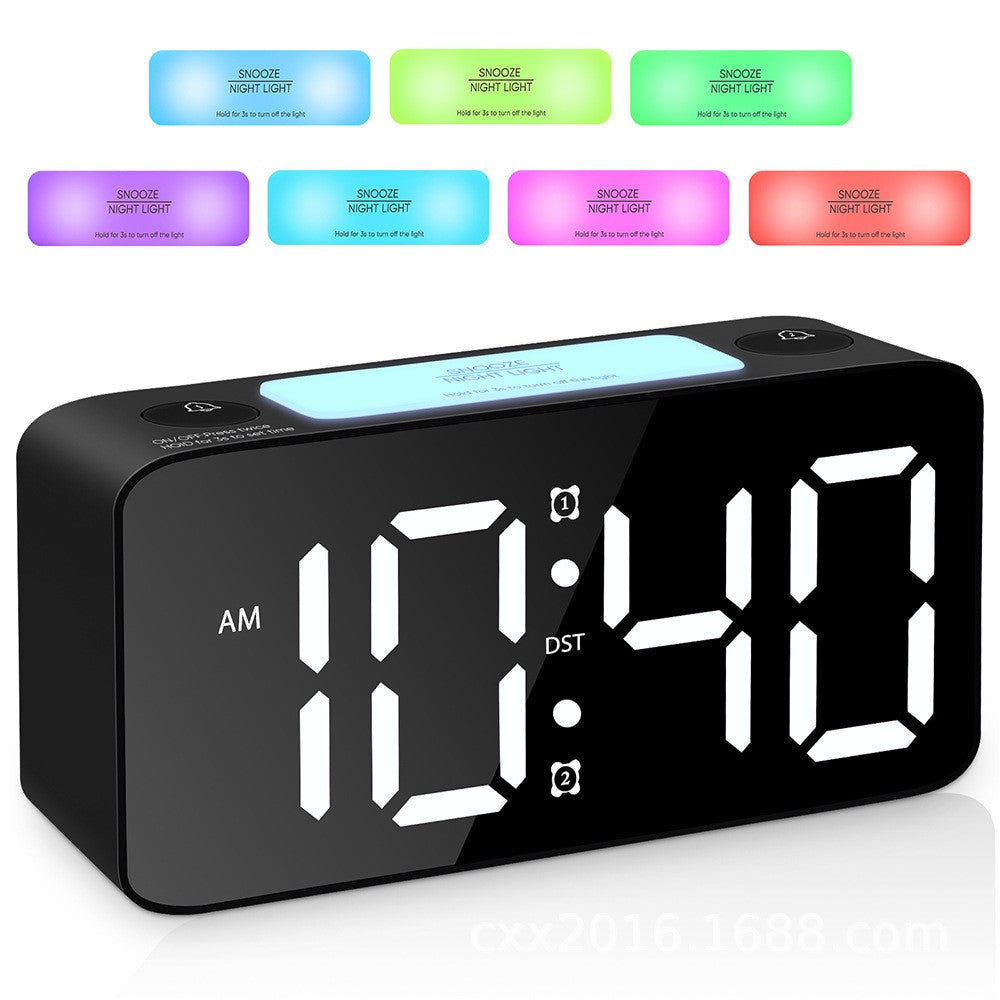 Digital väckarklocka med RGB-display och hög volym