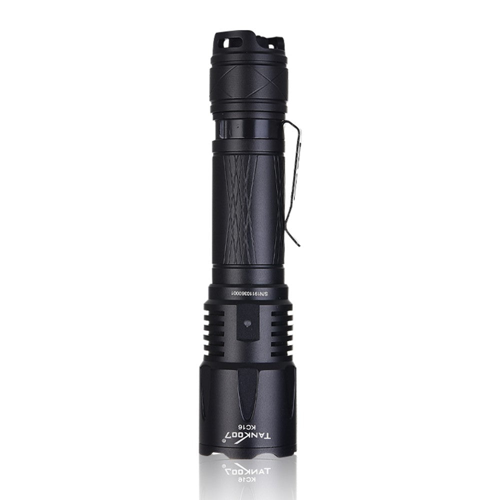 Taktisk ficklampa 1800 lumen – USB-C uppladdningsbar