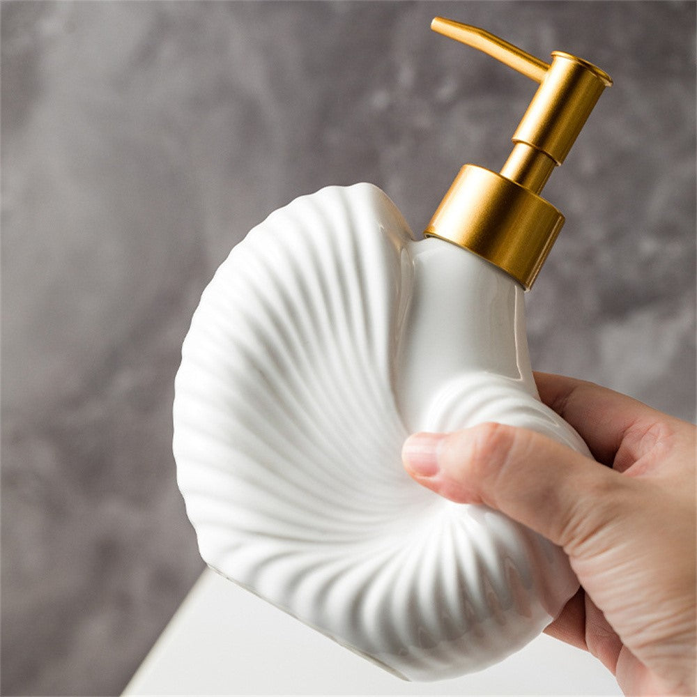 Tvålpump i keramik – refillbar flaska för schampo och lotion