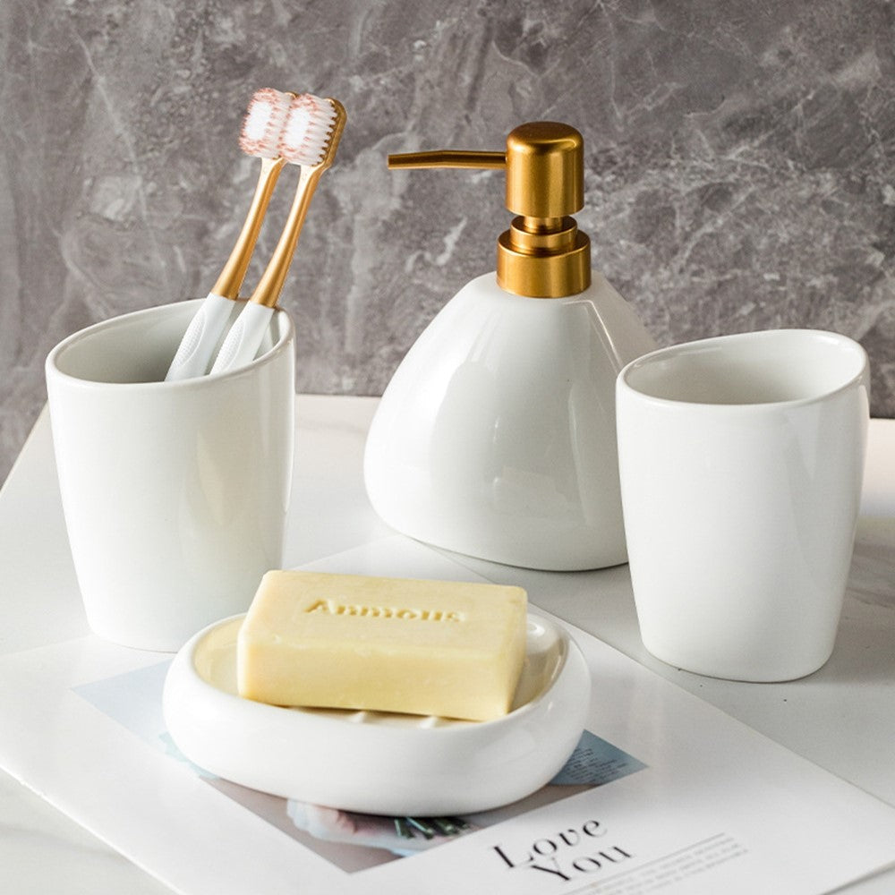 Keramikset – tvålpump, mugg och tvålfat i minimalistisk design